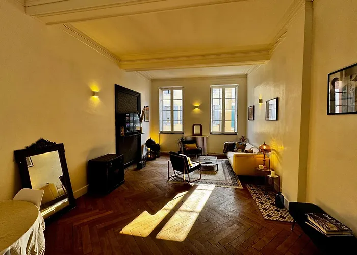 Dame Carcas * Carcassonne