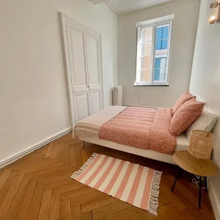 Apartment Dame Carcas